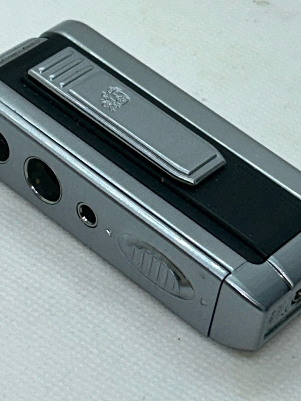 Colibri TRI CUTTA vintage single flame cogar lighter. 3 punches very rare model